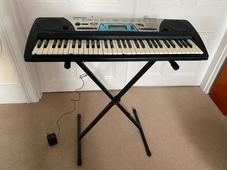 Yamaha PSR-170 Keyboard & stand