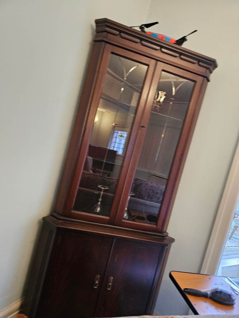 Display cabinet 