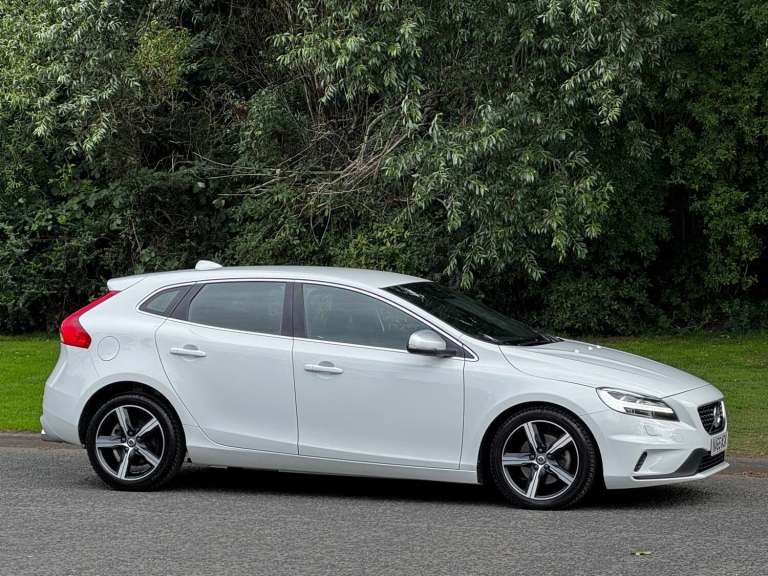 2016 66 Volvo V40 2.0 T2 R-Design Manual 6 speed 5 Door Petrol Hatchback