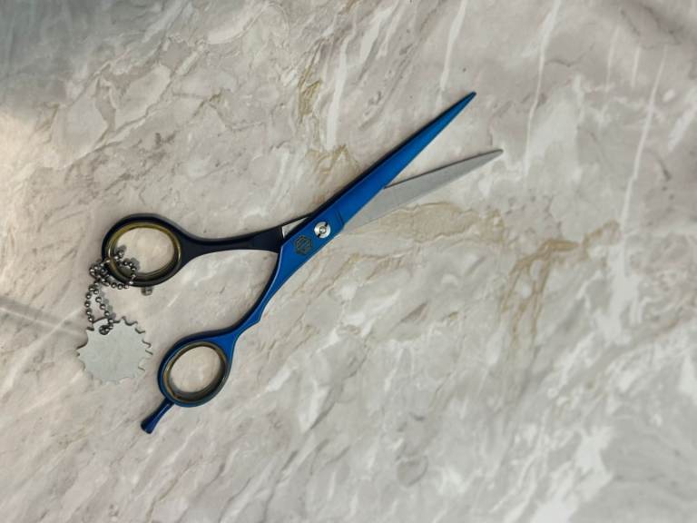 Barber scissor 