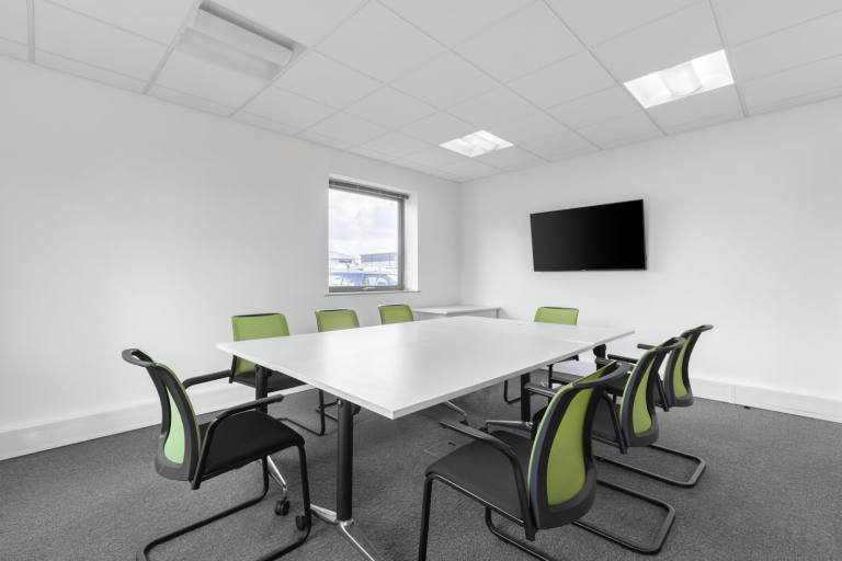 Ipswich - IP3 9BF \ Office Space for Rent with 4 Desks
