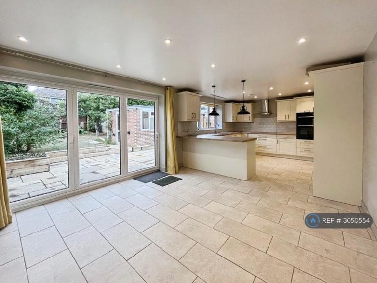 4 bedroom house in Hillfield Road, Comberton, Cambridge, CB23 (4 bed) (#3050554)