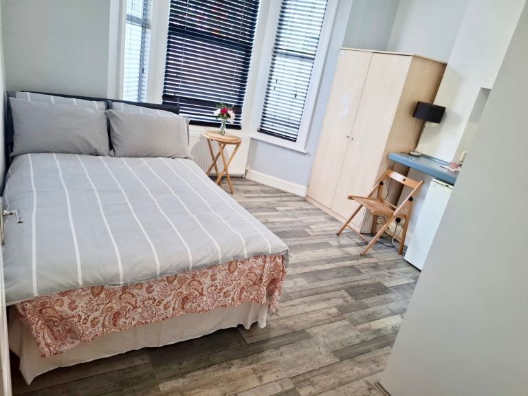 Rent Double Room En-suite - NW10 4EE