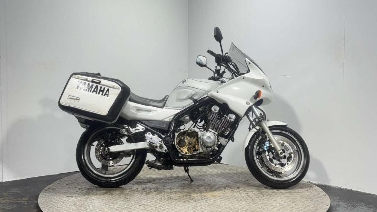 Yamaha XJ 2000 SPARES OR REPAIR PROJECT BIKE 900CC TRIKE PROJECT?