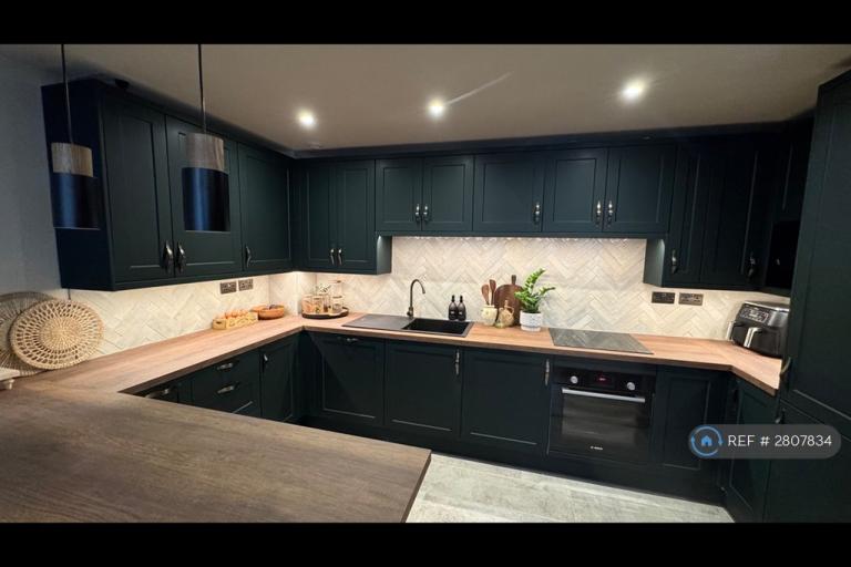 1 bedroom flat in Baltic Apartments, London, E16 (1 bed) (#2807834)