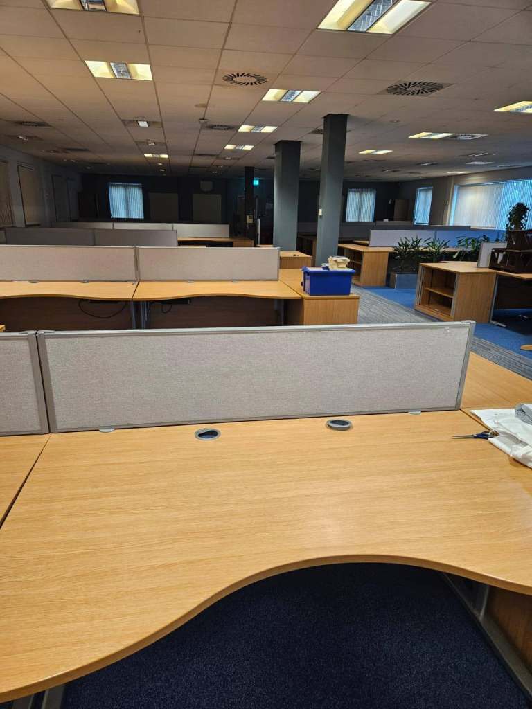 Office Furniture SURPLUS STOCK For Sale Over 100 Desks/Chairs/Cabinets/Cupboards/Tables 40