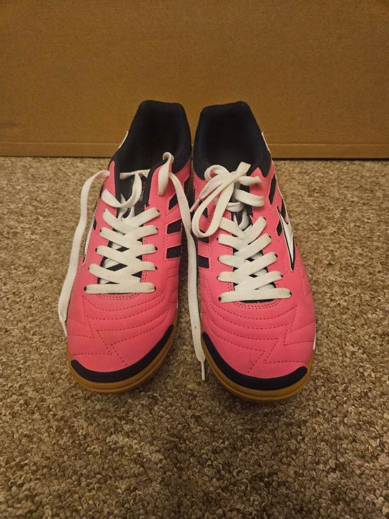 image for  Mizuno indoor shoes Size: UK 9