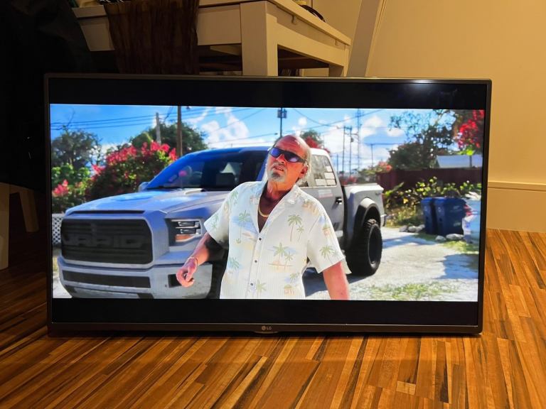 LG 42-inch Full HD Smart TV 42LF580V – Good Condition
