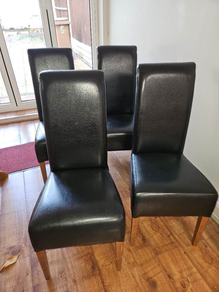 Set of 4 dining chairs