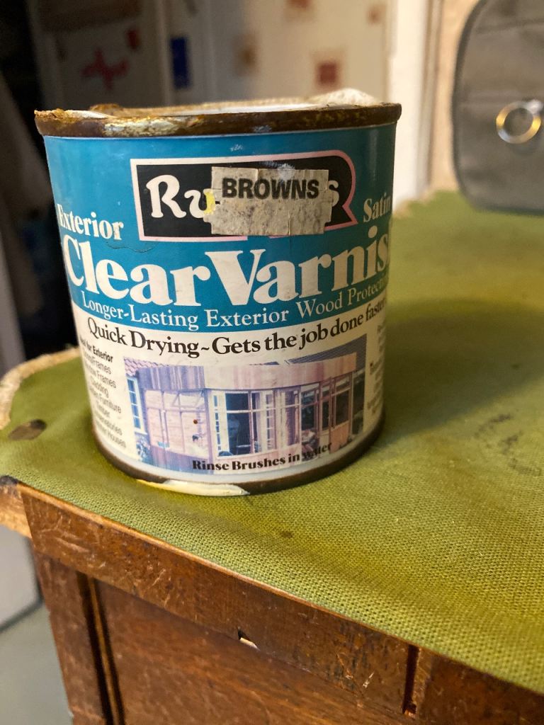 Satin varnish 
