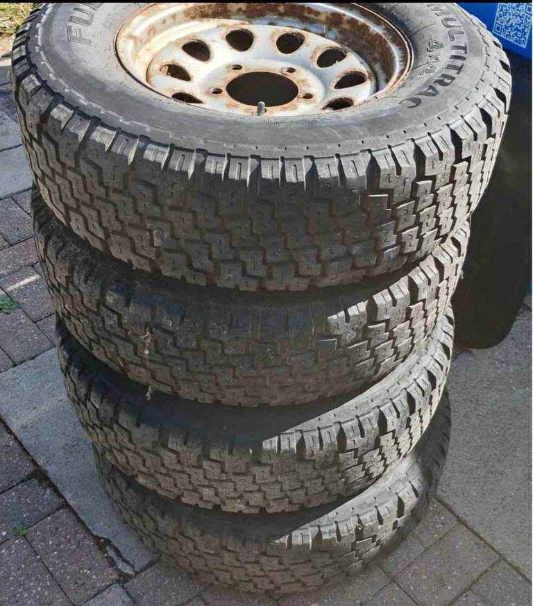 Suzuki vitara steel rims with all terrain tyres 