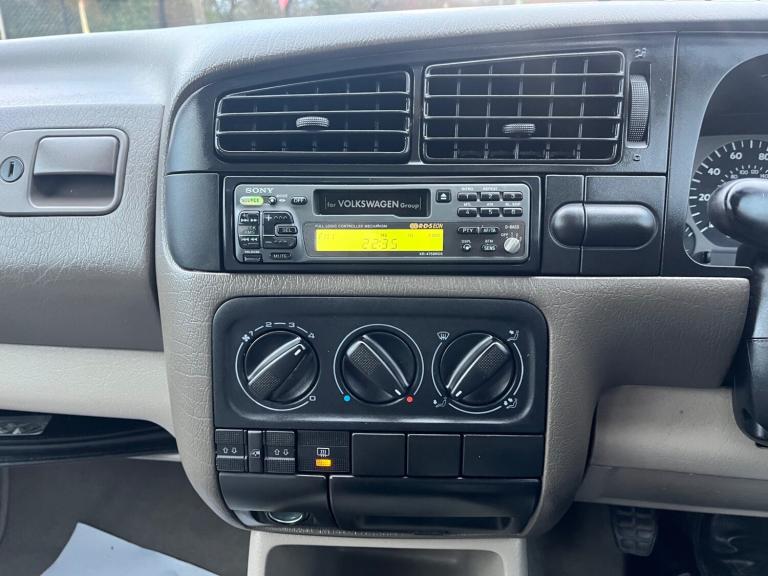 1997 Volkswagen Golf 1.6 GL 5dr [100bhp] HATCHBACK Petrol Manual