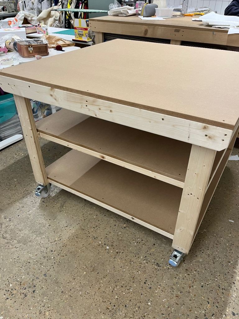 FOR SALE: WORK BENCH 45'X45'X35' £200 ASSEMBLED COLLECT N5
