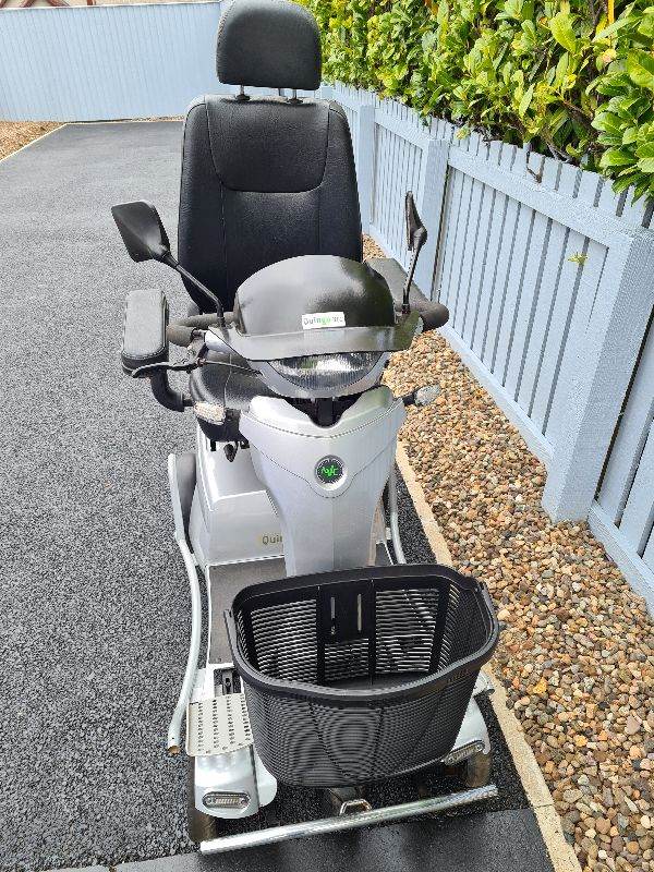 Large 8 mph quingo mobility scooter can deliver very good condition 