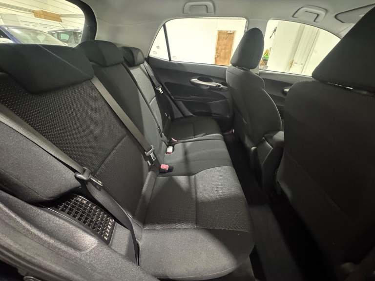 TOYOTA AURIS 1.8 VVT-h T4 2012