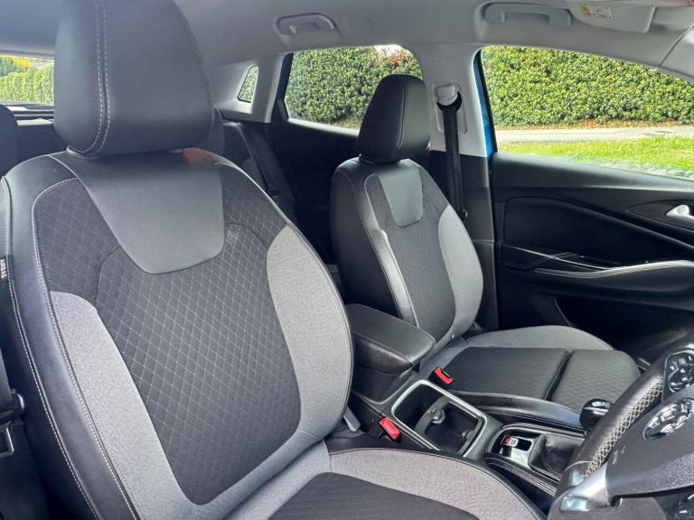 2020 Vauxhall Grandland X 1.2 Turbo SRi Nav 5dr HATCHBACK Petrol Manual