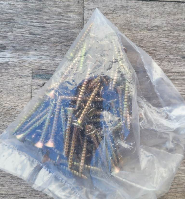  Bag of 3.5mm Wood Screws Pozi Flat Countersunk Zinc. 30mm long