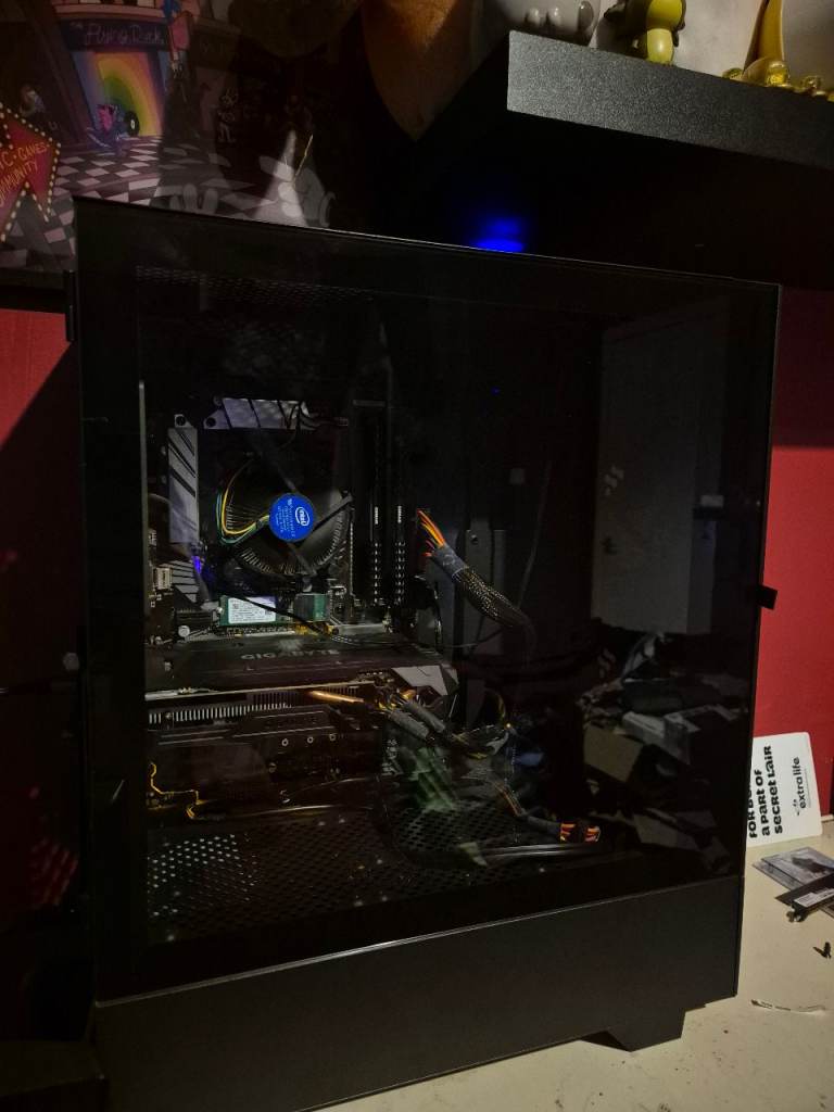 DISCOUNTED Lightweight aesthetic gaming PC / home server rig