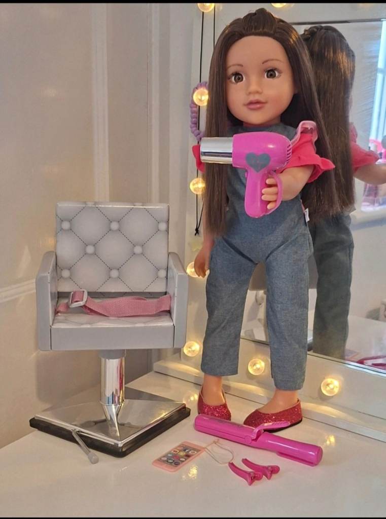 DesignaFriend Doll - Hairdresser Theme