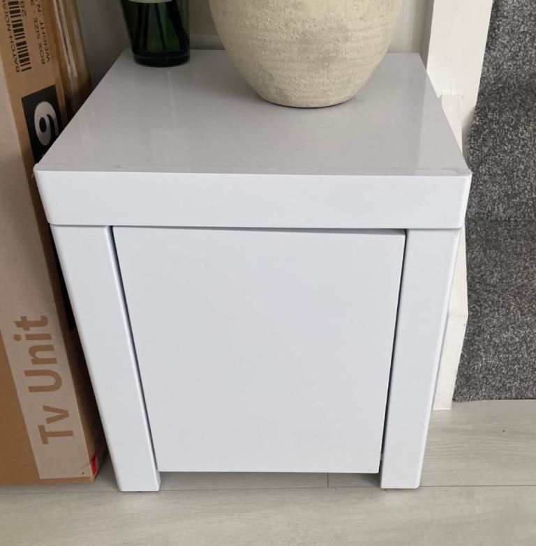 White Bedside Table with Drawer – Good Condition