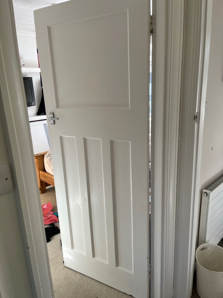 Bedroom Doors white pre finished £10 each door Please message me for exact sizes 