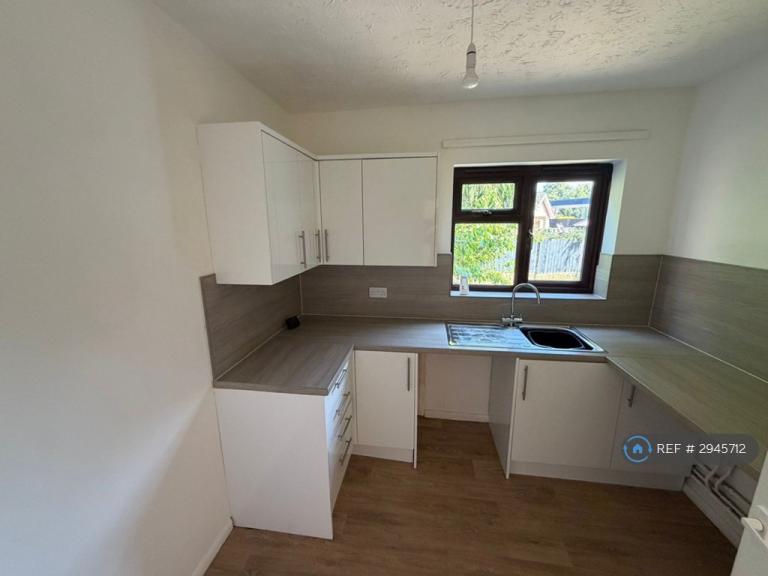 1 bedroom flat in Church St, March, PE15 (1 bed) (#2945712)