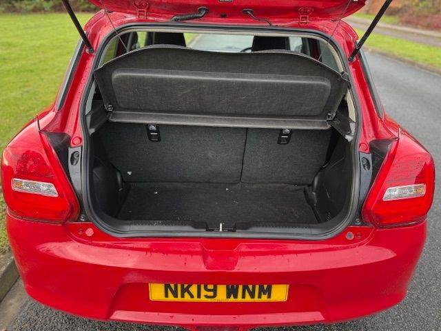 2019 face lift Suzuki SWIFT-Automatic-25k, 998 (cc), 5 doors