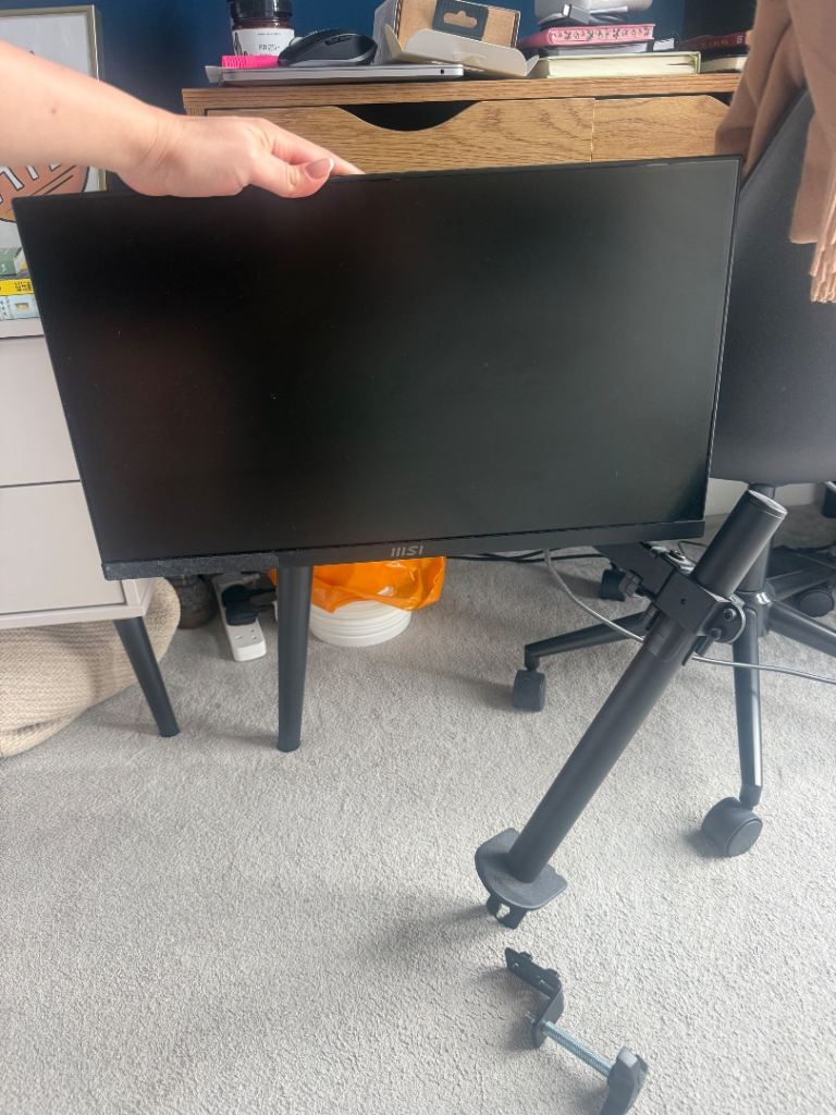 Computer Monitor & Monitor Arm Mount
