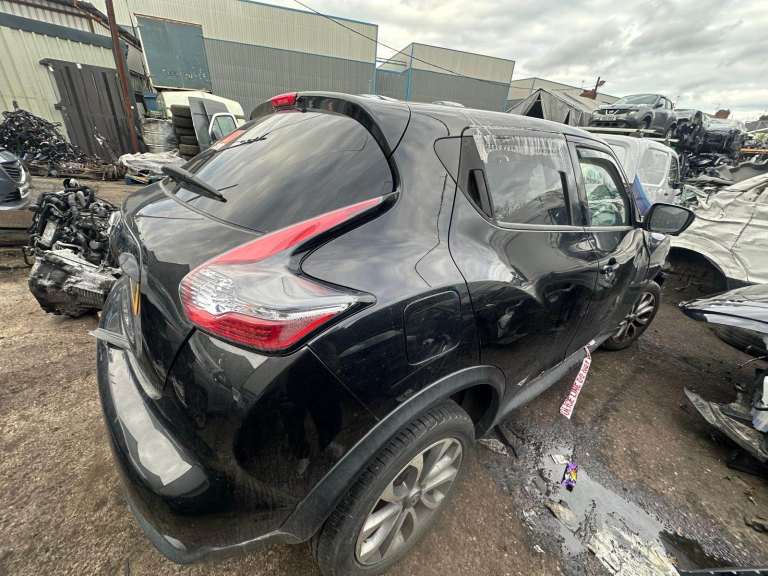 2015 NISSAN JUKE 1.6 TEKNA 5DR XTRONIC BREAKING FOR PARTS