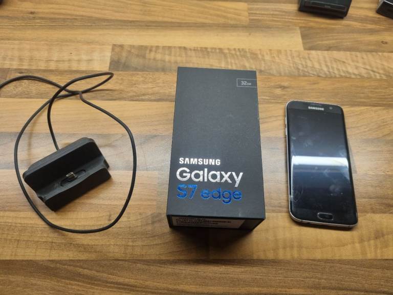*For Sale – Samsung Galaxy S7 Edge Mobile Smartphone - Damaged*