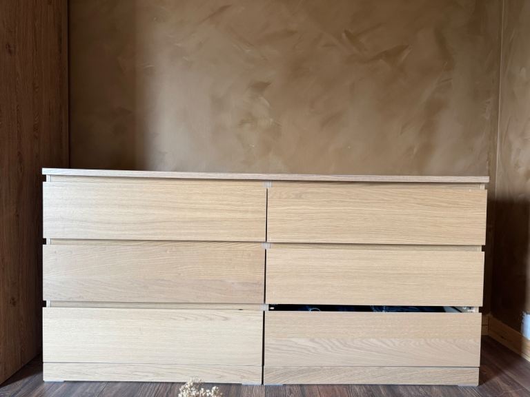 Light Wood Chest of 6 Drawers – Good Condition