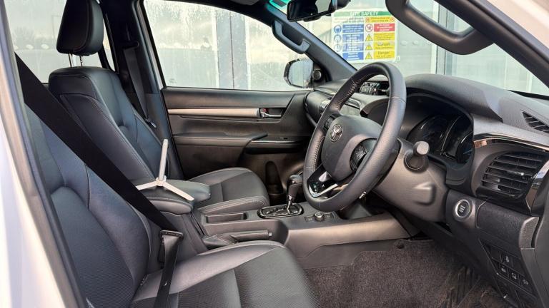 2025 Toyota Hilux Diesel Invincible X D/Cab Pick Up 2.8 Hybrid 48V Auto Double Cab Pick-up Diesel...