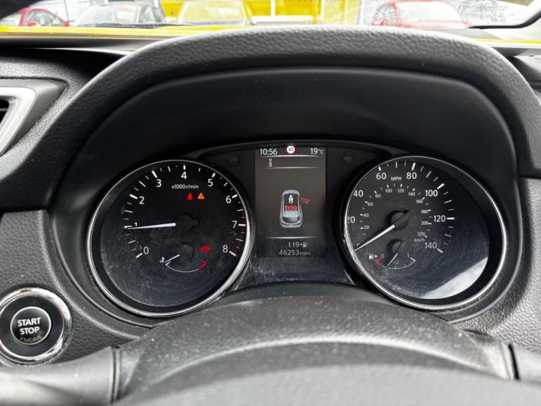 2017 Nissan Qashqai 1.2 DIG-T N-Connecta 2WD Euro 6 (s/s) 5dr HATCHBACK Petrol Manual