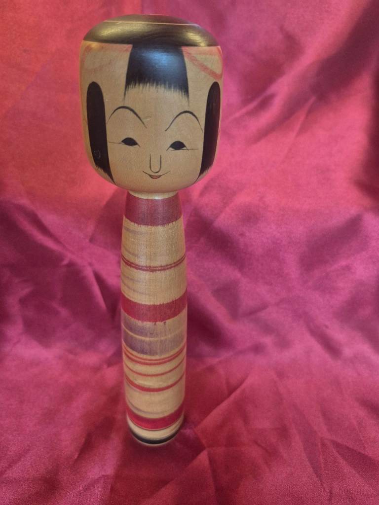 Traditional Wooden kokeshi Japanese Doll 