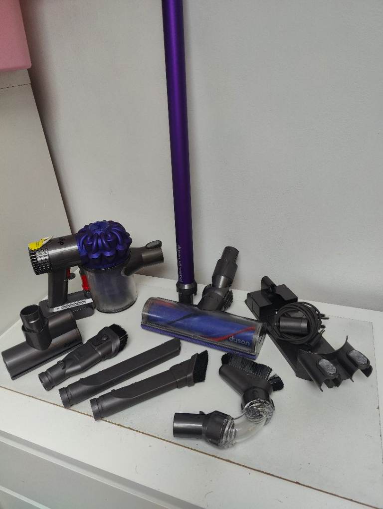 Dyson v6 vacuum. Refreshed with new compatible battery 