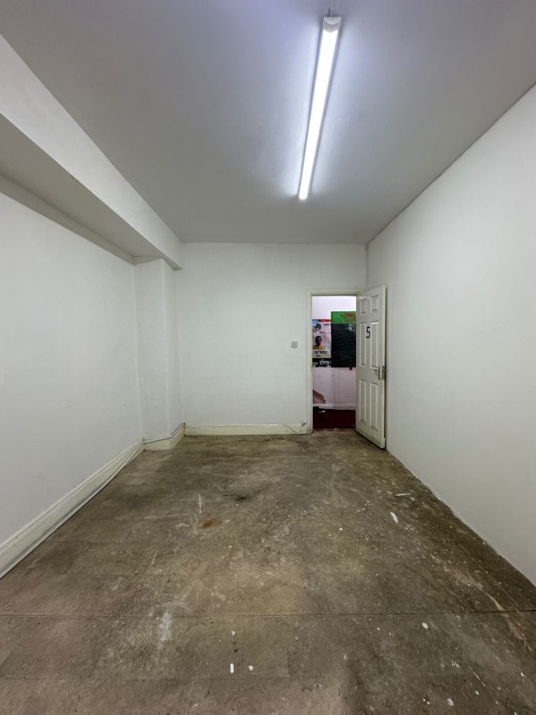 🏢 SPACIOUS OFFICE SPACE TO LET – WHITECHAPEL E1 (GROUND FLOOR REAR) 🌟