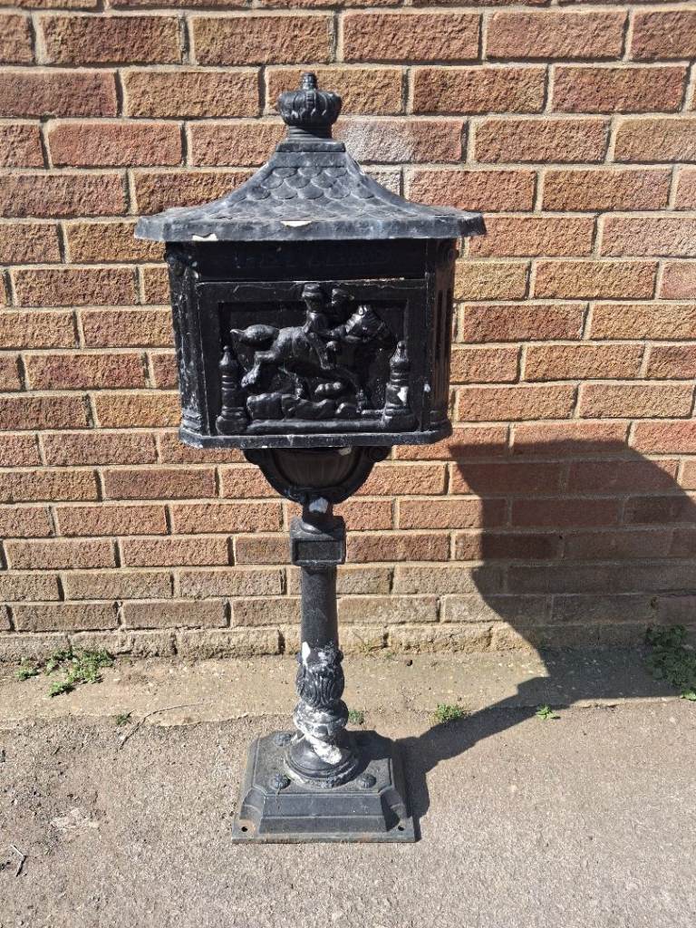 Garden feature cast aluminum post box 