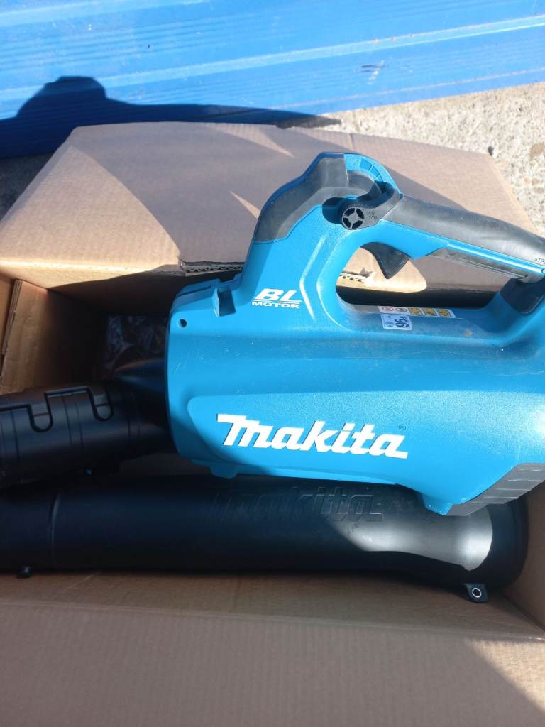 Makita 18 volt blower