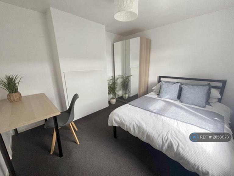 4 bedroom house in Filton Avenue, Bristol, BS34 (4 bed) (#2858078)