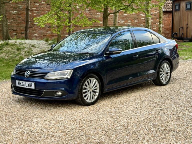 2011 Volkswagen Jetta 2.0 TDi Sport Automatic Saloon Saloon Diesel Automatic