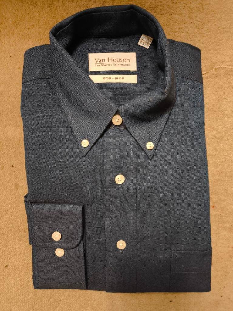 Van Heusen Non-Iron Men's shirt: Blue 15" Regular fit Never worn Polycotton