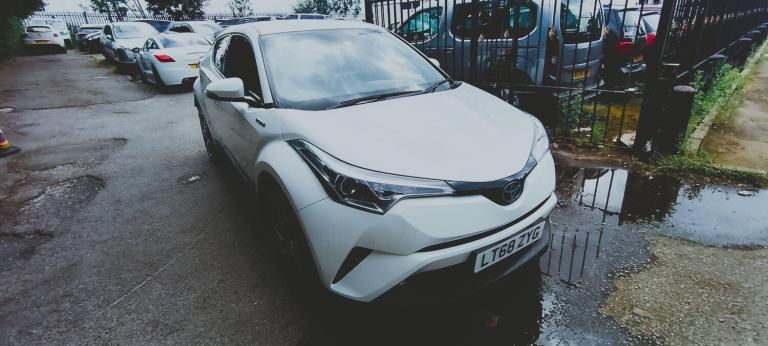 2018 Toyota C-HR 1.8 VVT-h Design SUV 5dr Petrol Hybrid CVT Euro 6 (s/s) (122 ps) HATCHBACK Petro...