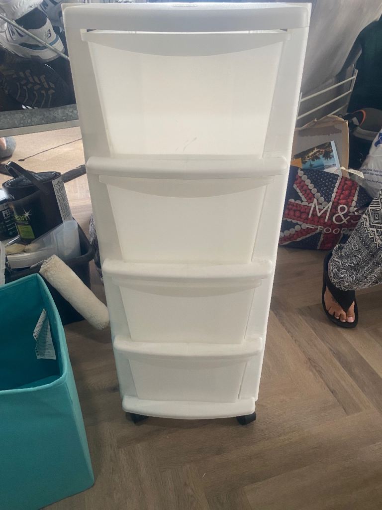 White Plastic Storage Drawers on Wheels – 4 Tiers