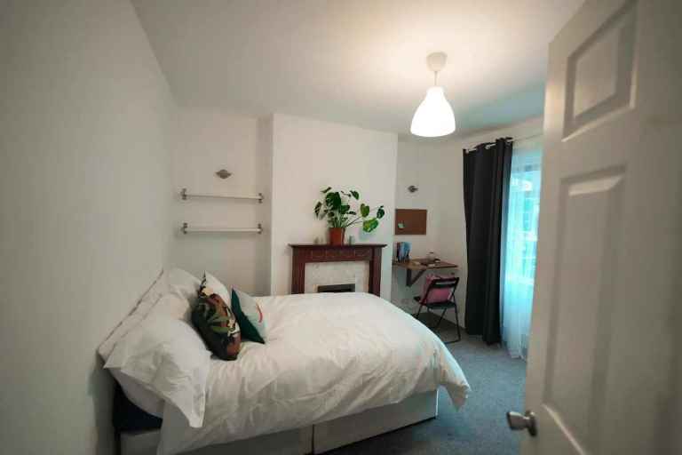 GORGEOUS DOUBLE ROOM AVAILABLE IN MANOR HOUSE 🌟