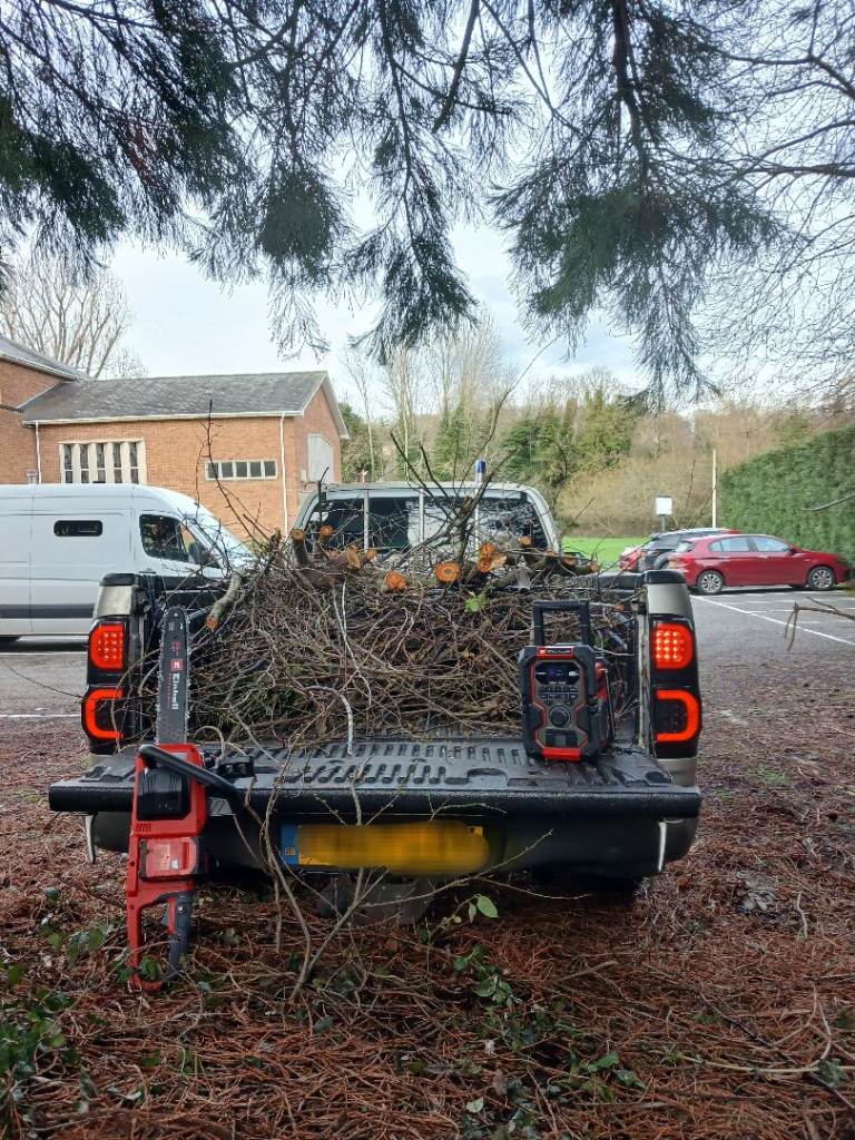 Garden Maintenance / Landscape/ Decorating / Jet Washing Service  