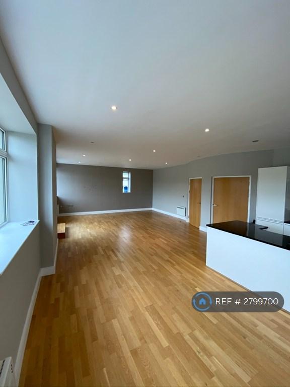 2 bedroom flat in Hayes Road, Penarth, CF64 (2 bed) (#2799700)