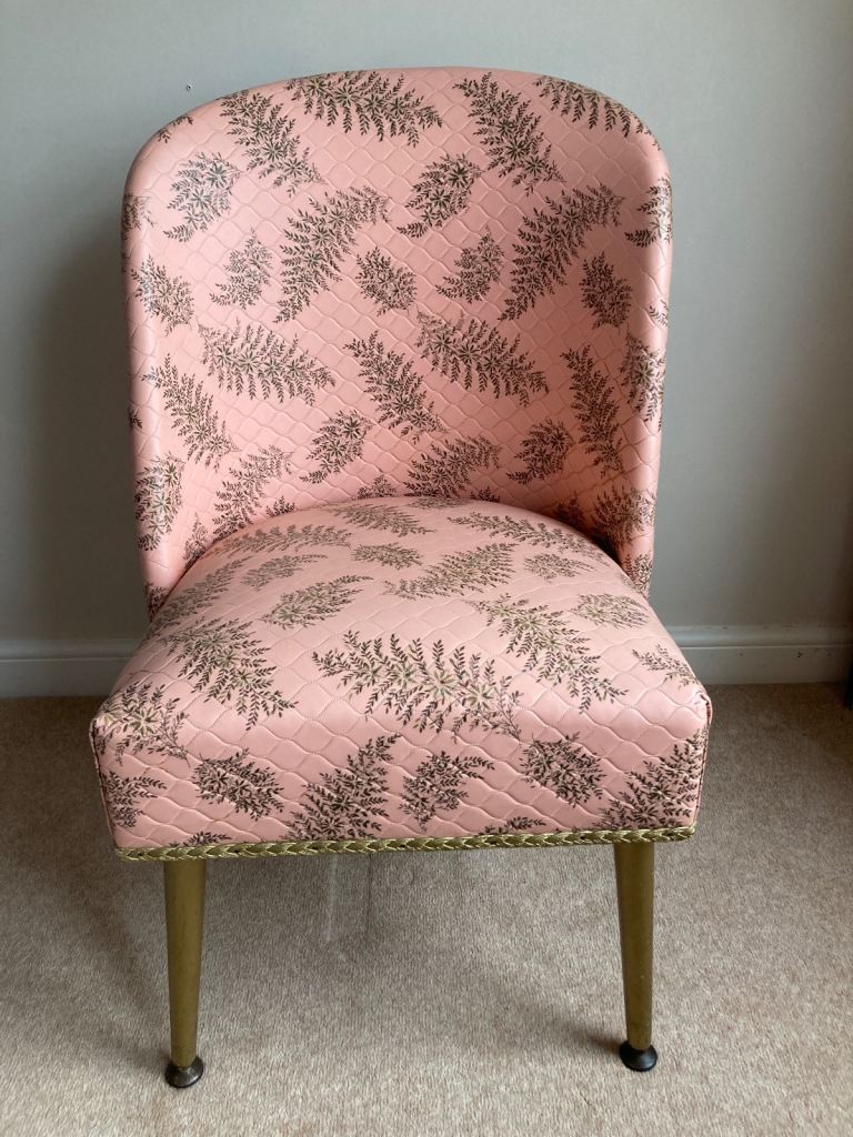 Retro Bedroom Furniture