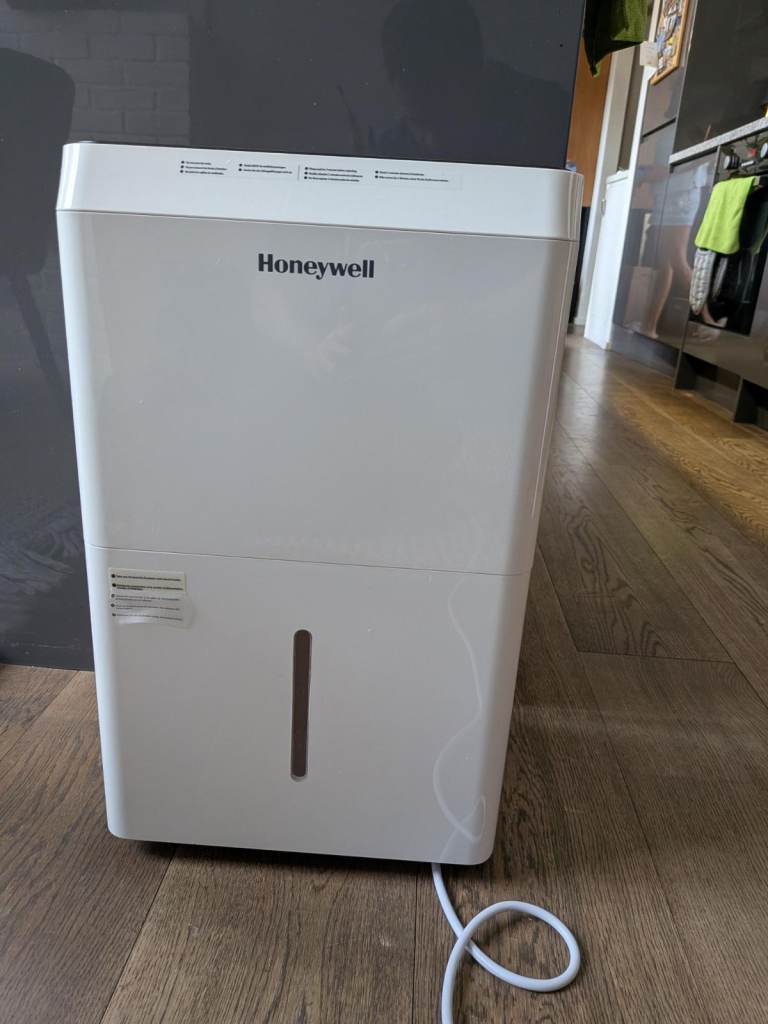 GREAT DEAL!!! Honeywell TPFIT20L 20L Dehumidifier