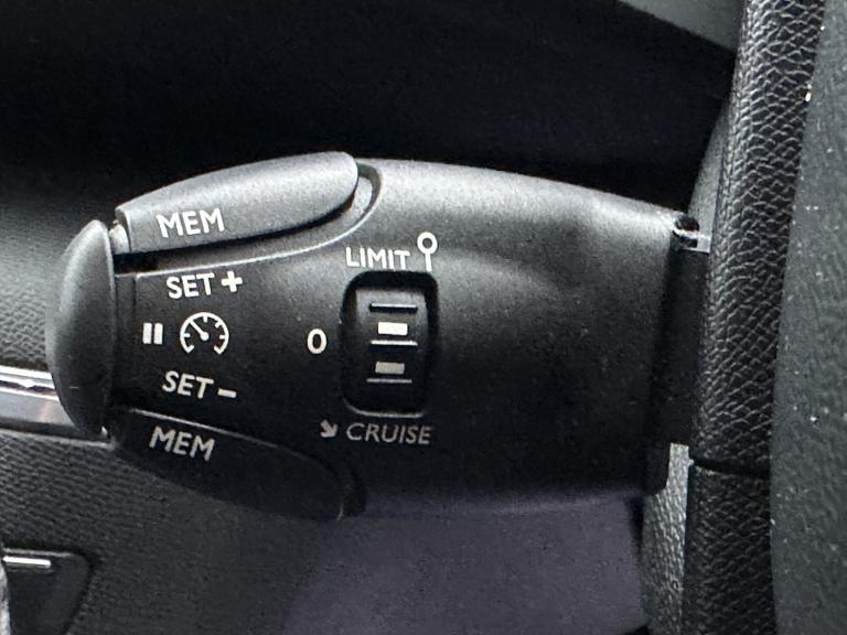 2015 Peugeot 208 2.0 BlueHDi GT-Line Diesel Manual 5 Door Estate Black