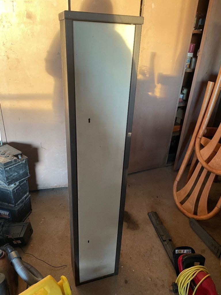 Gun cabinet